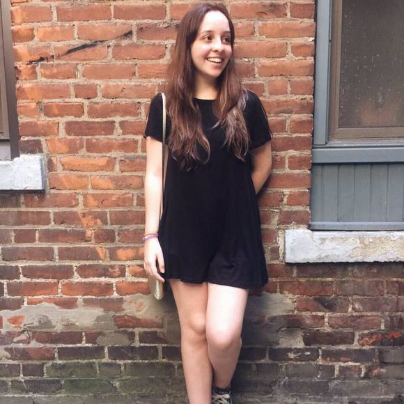 Meet your Posher, Daniella - Picture 1 of 1